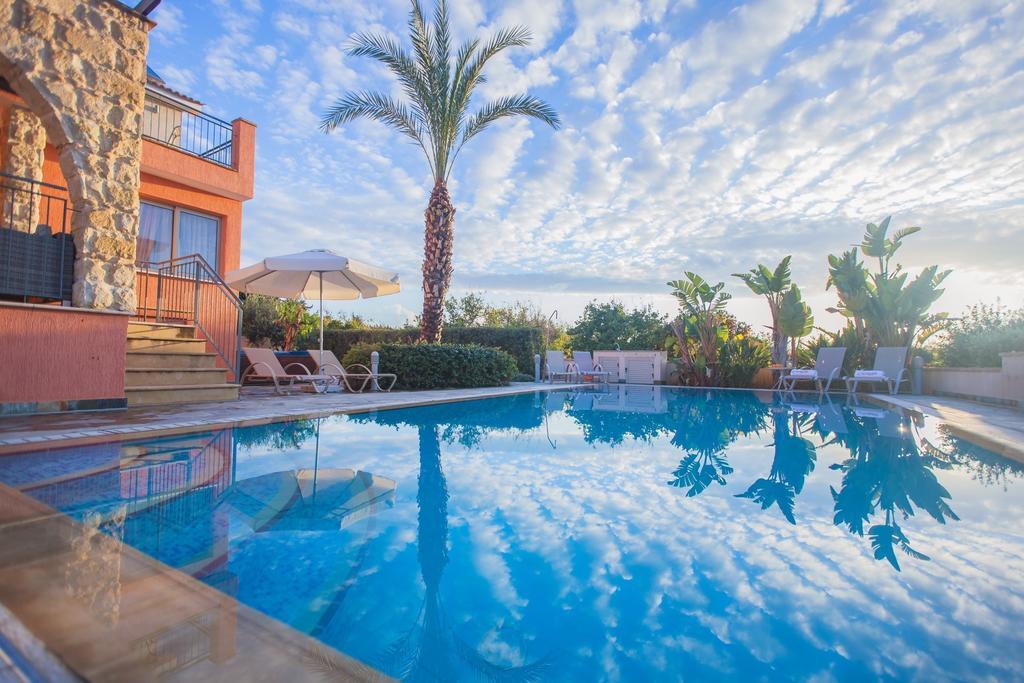 Villa Saraliana Sandy Beach Villas - Heated Pool - Jacuzzi - Private Beach Area Πόλη Δωμάτιο φωτογραφία