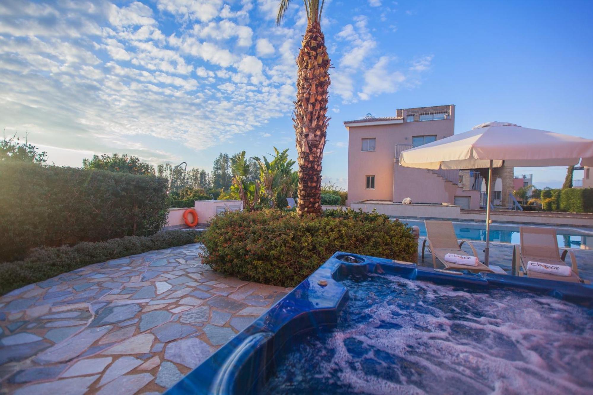Villa Saraliana Sandy Beach Villas - Heated Pool - Jacuzzi - Private Beach Area Πόλη Εξωτερικό φωτογραφία